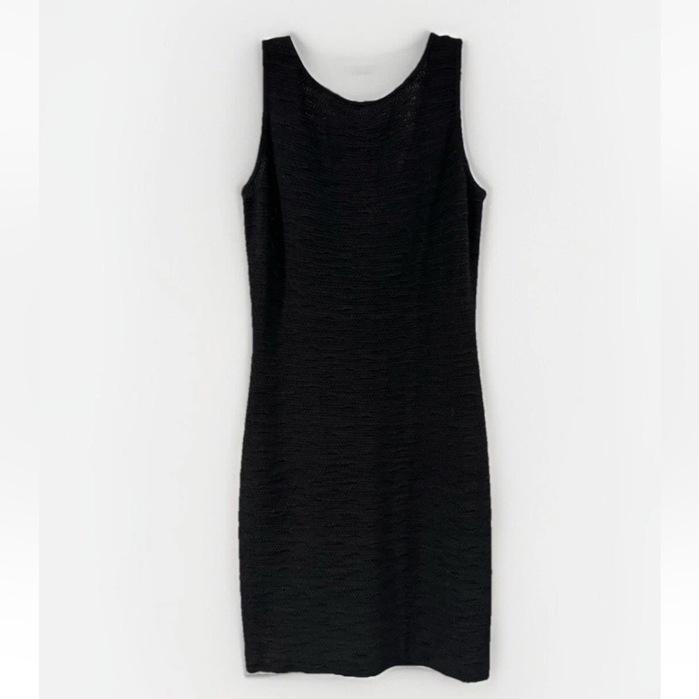 St. John Knits black knee-length knitted dress size 6